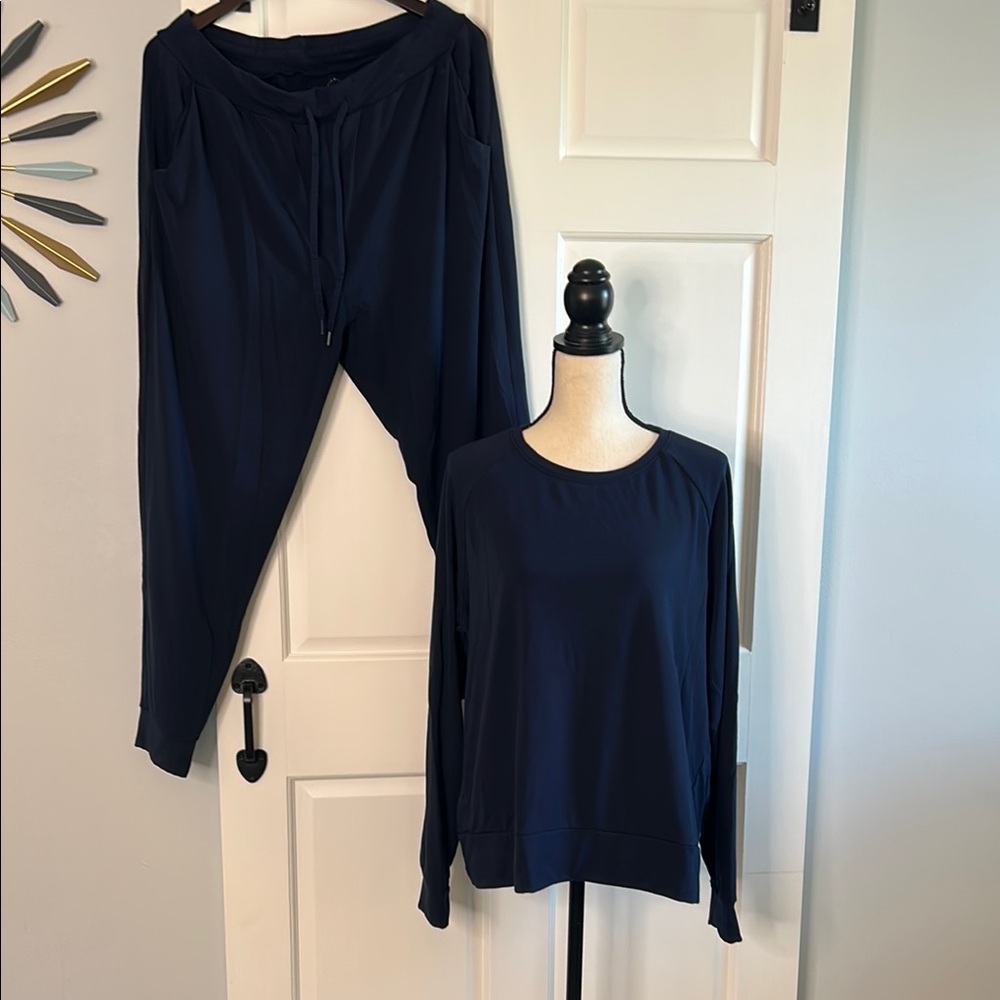 Cozy Earth Bamboo Navy Blue jogger Set. Perfect for travel!